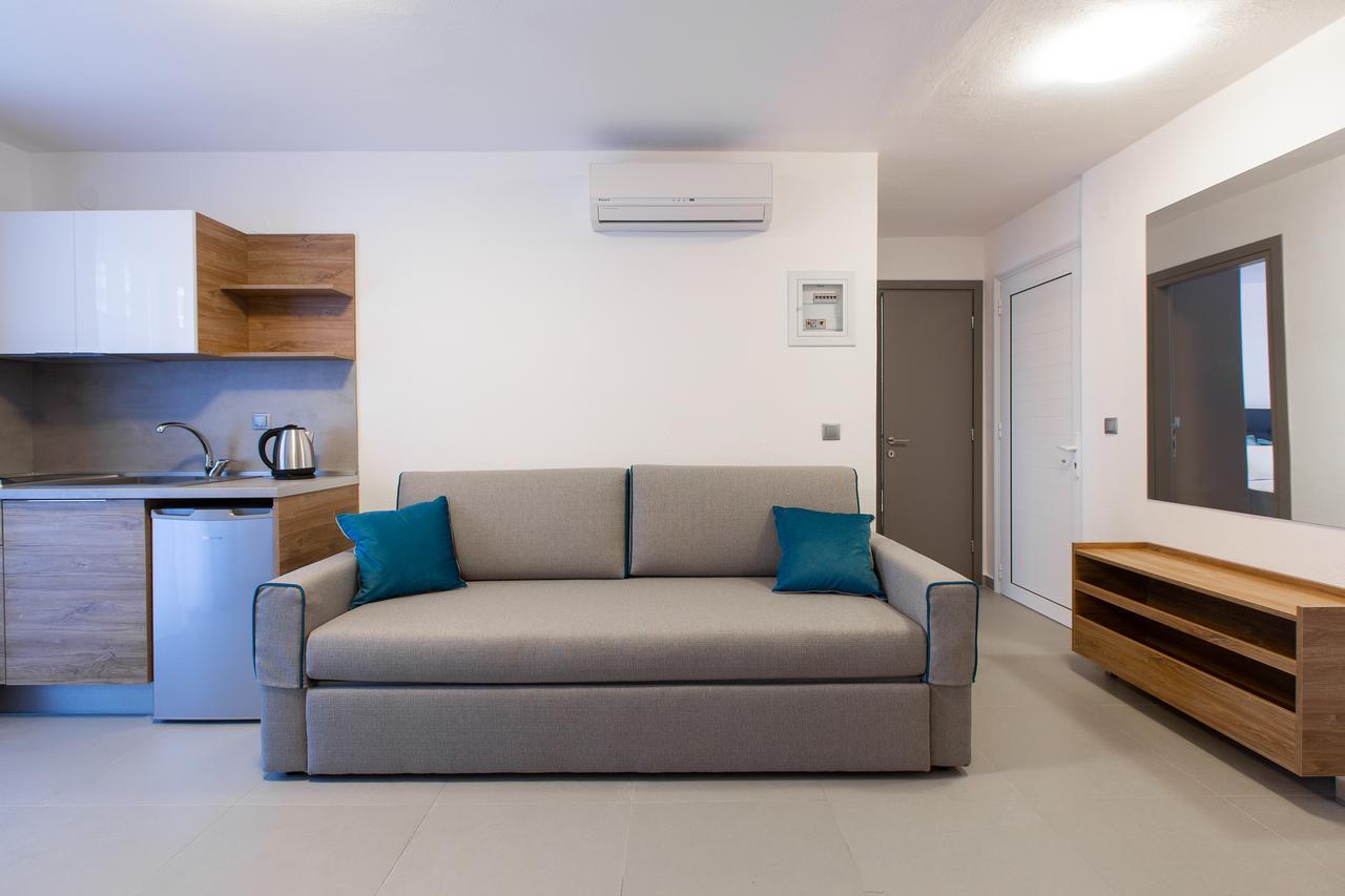 Saint Lucas Suites Nea Poteidaia Exterior photo