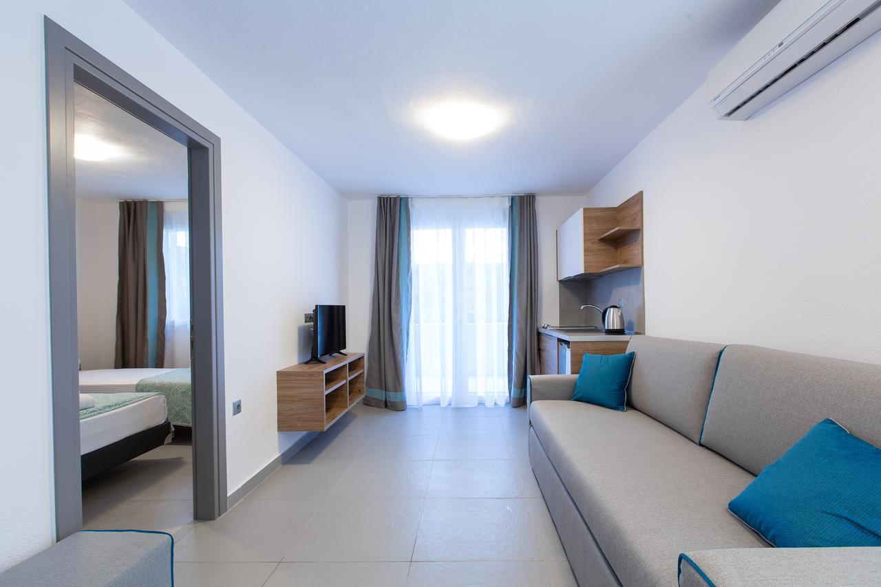 Saint Lucas Suites Nea Poteidaia Exterior photo