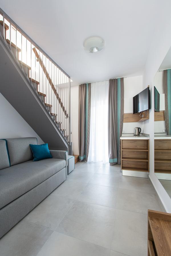 Saint Lucas Suites Nea Poteidaia Exterior photo