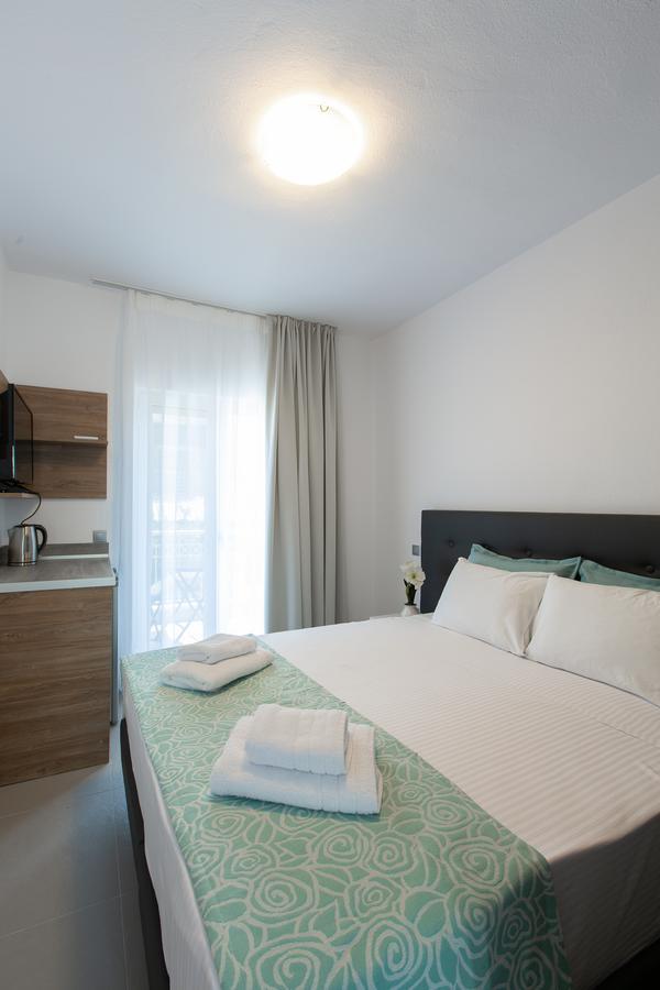 Saint Lucas Suites Nea Poteidaia Exterior photo