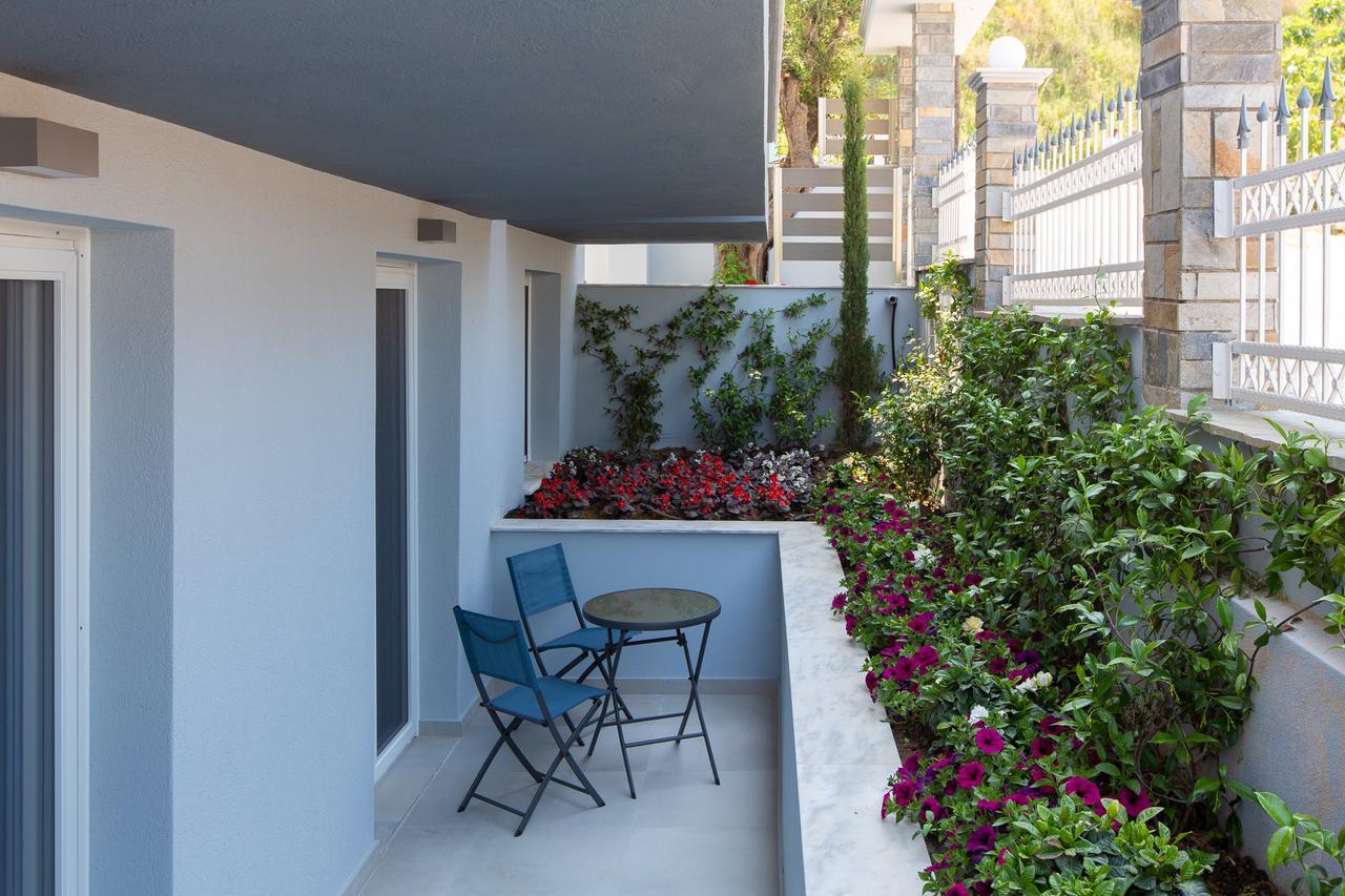 Saint Lucas Suites Nea Poteidaia Exterior photo