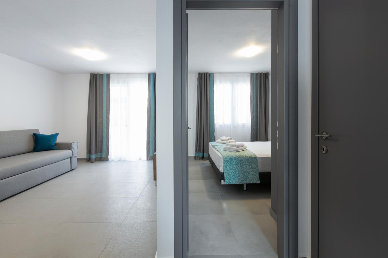 Saint Lucas Suites Nea Poteidaia Exterior photo