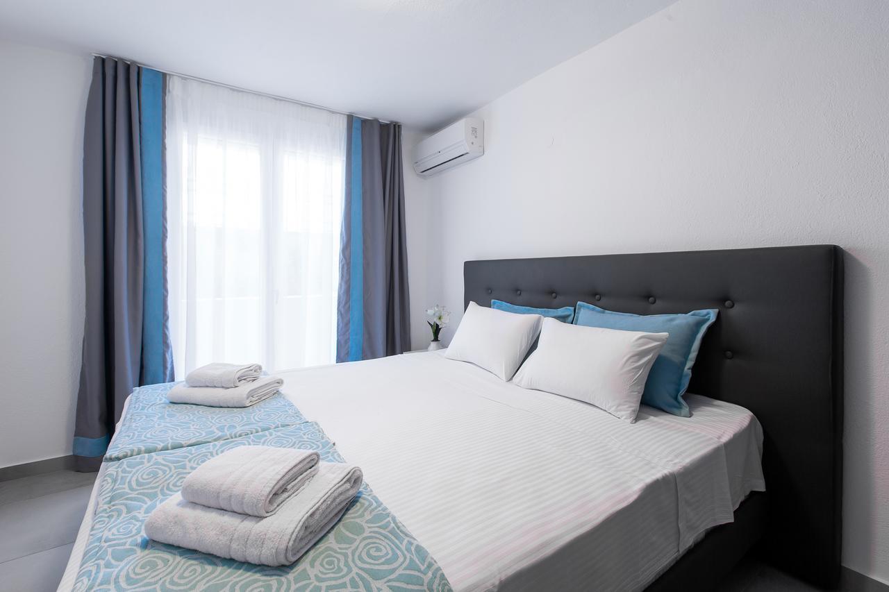 Saint Lucas Suites Nea Poteidaia Exterior photo